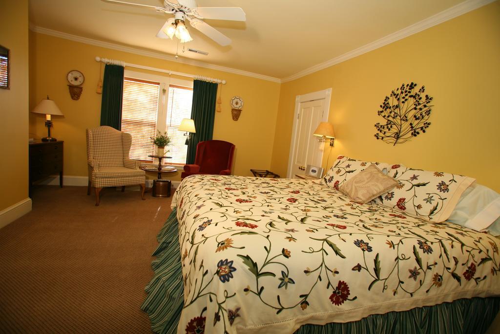 C.W. Worth House Bed And Breakfast Wilmington Oda fotoğraf