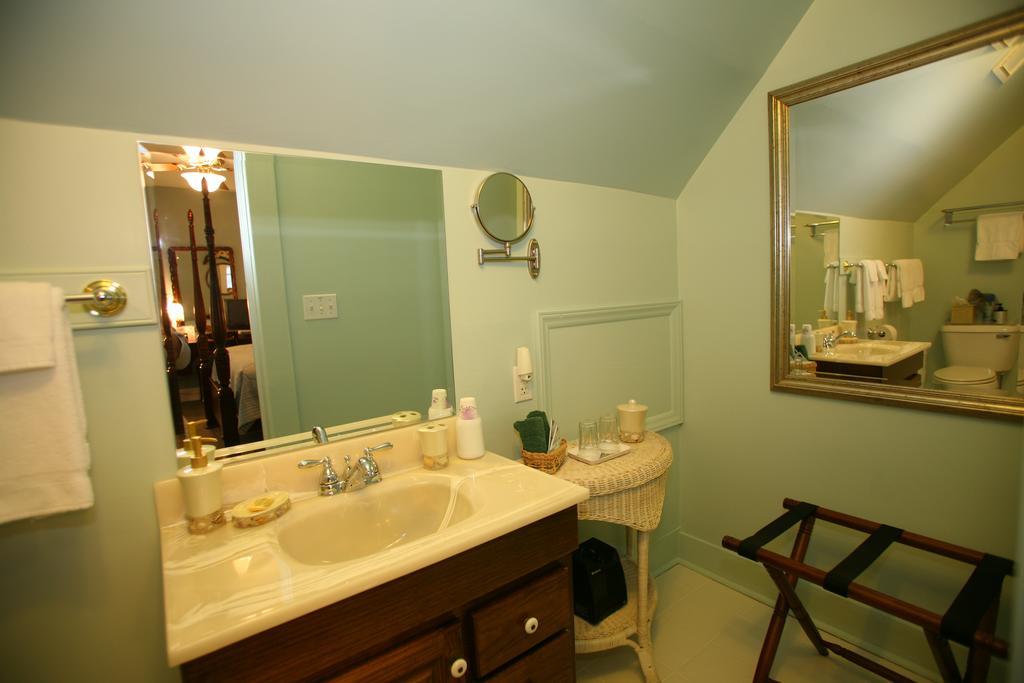 C.W. Worth House Bed And Breakfast Wilmington Oda fotoğraf
