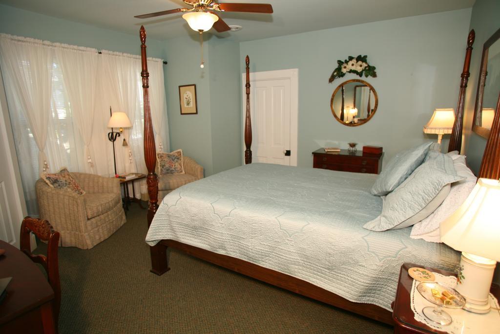 C.W. Worth House Bed And Breakfast Wilmington Oda fotoğraf